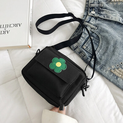 

2019 new small fresh temperament canvas bag female casual simple fashion shoulder bag cute flower Messenger bag