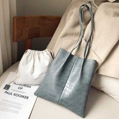 

Ins super fire bag female bag new 2019 Korean version of the tide fashion simple wild large capacity crocodile pattern shoulder bag