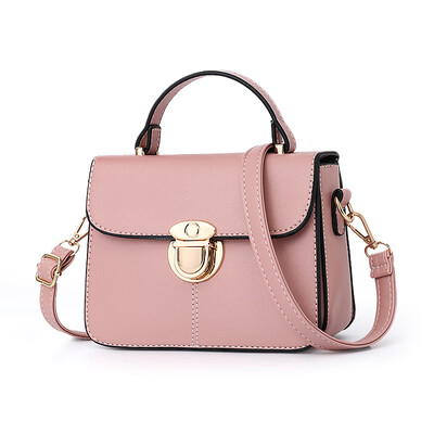

On the new wave of women Korean version of ins super fire Joker ladies bill of lading shoulder slung small square bag