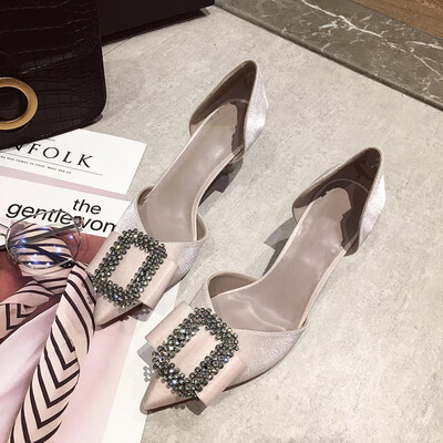 

Korean version of sandals 2019 summer new temperament fashion rhinestone square buckle with pointed French girls high heels tide