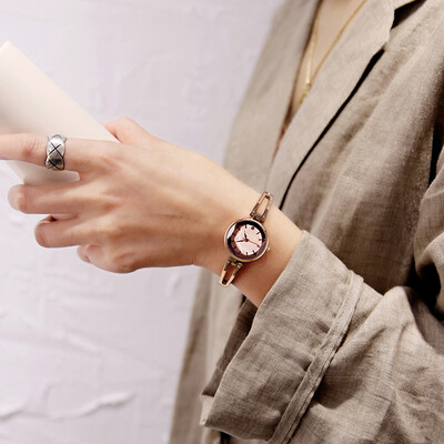 

Bracelet trendy Korean style simple chic fashion quartz watch retro literature ins small dial bracelet watch girl