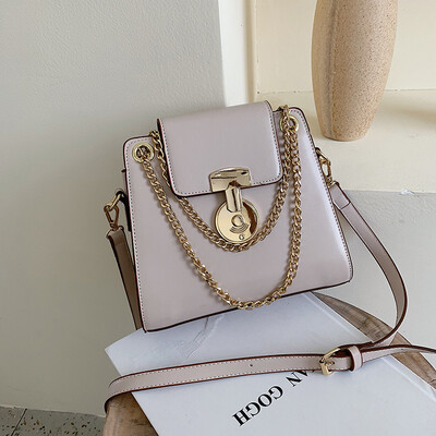 

Chic small bag network celebrity gas chain womens bag new 2019 simple small square bag popular single shoulder bag oblique satche