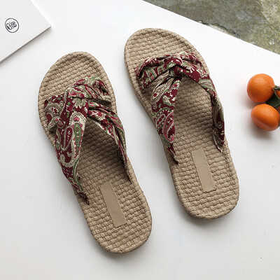 

Slippers women wear summer fashion Joker flat-bottomed sandals non-slip beach shoes