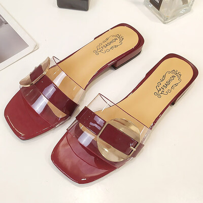 

The same kind of slippers with low heels&fashionable outwear in spring&summer