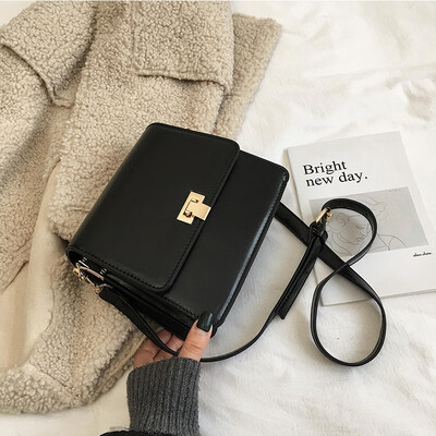 

Hong Kong style new chic bag female retro simple wild 2019 new Korean version of the shoulder slung fashion small square bag