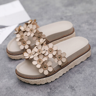 

Sandals for women wearing flat-soled fashion outdoors in summer