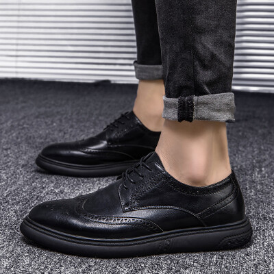 

Summer shoes mens casual mens youth Korean version of the British mens shoes trend dress business Brock pointed shoes