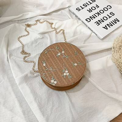 

2019 summer new straw baodan shoulder bag holiday small fresh fairy embroidery chain weaving slanting small round bag