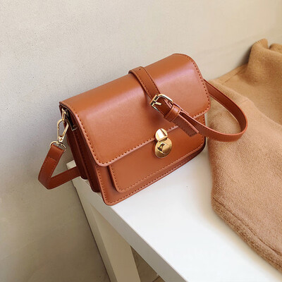 

On the new chic small bag female retro wild simple 2019 new wave Korean version of the shoulder slung texture tofu bag