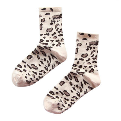 

Vintage Women Leopard Print Stretchy Soft Middle Tube Breathable Crew Socks