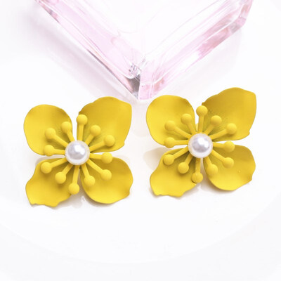 

EK703 Fashion Cute Spray Paint Pearl Flower Stud Earrings For Women Korean Jewelry Boho Metal Brincos Girl Gift Wedding Earrings