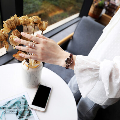 

Nordic trend students ins temperament Han Feng literary retro small dial chic Joker small&simple watch woman