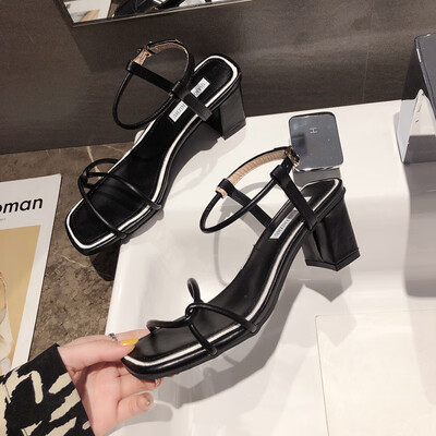 

Sandals Fairy Wind Summer Korean Version Fashionable Rough heels with open toes buttoned simple high heels