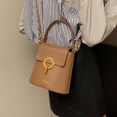 

Advanced sense bag foreign air female bag new 2019 Korean version of the Messenger bag female wild ins texture portable bucket bag
