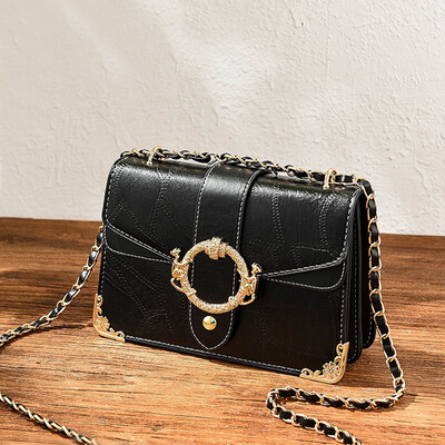

On the new female tide Korean version of Joker small square bag fashion chain bag shoulder Messenger bag leisure