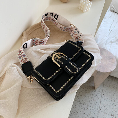 

Autumn&winter small bag female 2019 new wave Korean version of the wild Messenger bag Scrub wide shoulder strap shoulder fashion small square bag