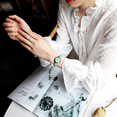 

Northern European trendy student ins temperament Han Feng literary retro small dial Chichundred small simple watch girl