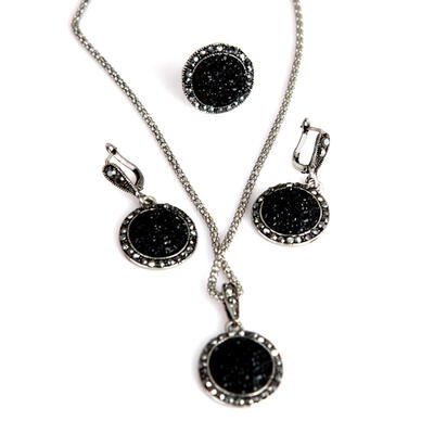 

Jewelry Set Fashion Jewelry Black Ring Necklace Earrings Three Piece Womans Jewelry Accessories Wholesale