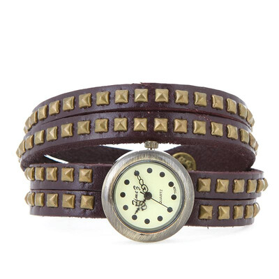 

Womens Vintage Rivets Bracelet Wrist Watch
