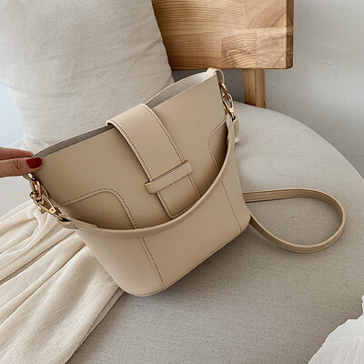

Qiao Bani 2019 new European&American style fashion simple splicing mother bucket bucket hand bag shoulder diagonal female bag tide