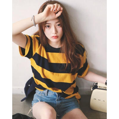 

Ins super fire women&39s round neck T-shirt fashion shirt Korean striped t-shirt