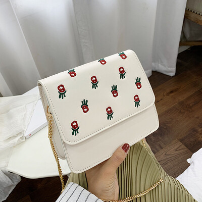 

Qiao Bani 2019 new South Korea Dongdaemun fashion simple embroidered flip bag wild single shoulder diagonal tide handbag