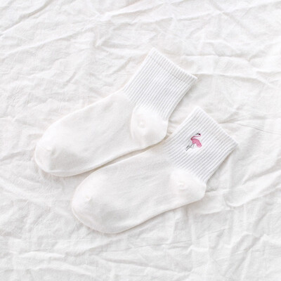 

Women Socks Autumn Winter New Cartoon Animal Flamingo Embroidery Socks Ladies Cute College Wind Casual Sports Cotton Socks