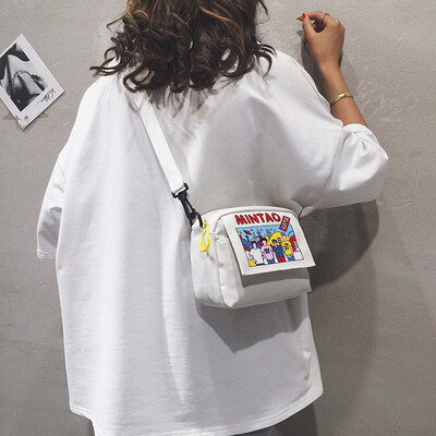

New small bag female 2019 new summer fashion girl small square bag Korean printing canvas shoulder Messenger bag