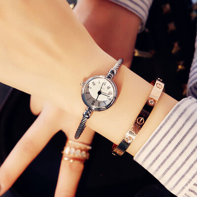 

Ins small dial watch womens mini retro fine chain bracelet watch simple Korean leisure atmosphere
