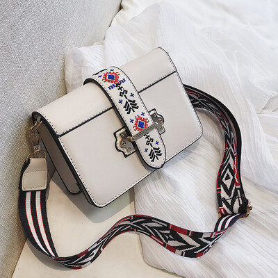 

Qiao Bani 2019 new Korean fashion Harajuku wind color ribbon small square bag shoulder diagonal tide foreign trade handbag