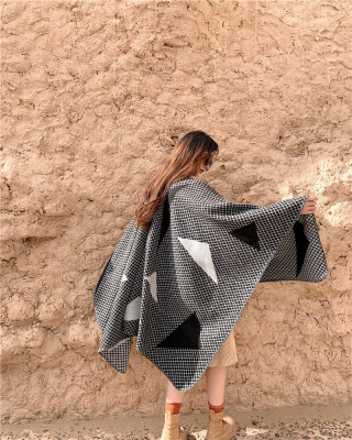 

2019 autumn&winter models thickened long multi-grid triangle needle split shawl warm imitation cashmere cloak WISH hot sale