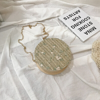 

2019 summer new straw baodan shoulder bag holiday small fresh fairy embroidery chain weaving slanting small round bag