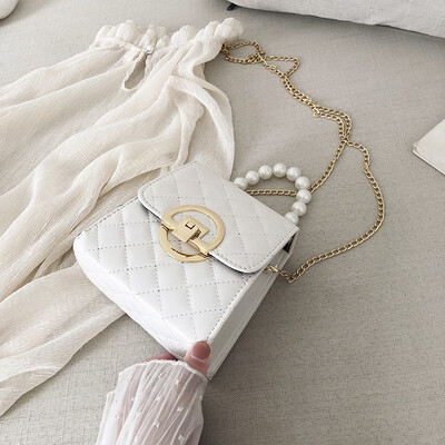 

2019 new fashion temperament rhombic chain shoulder Messenger bag female casual simple wild pearl handbag