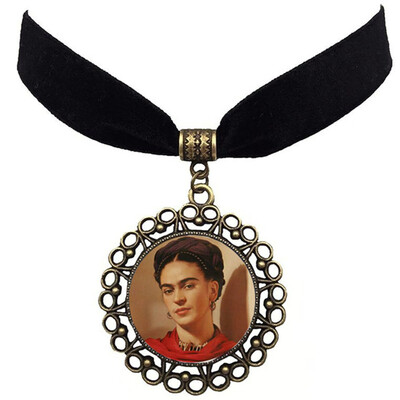 

Fri-da Kah-lo Gemstone Necklace Velvet Self Portrait Pattern Woman Jewelry Art Pendant