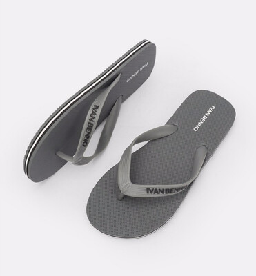 

2019 explosions solid color flip-flops mens fashion summer beach shoes slip flat rubber slippers
