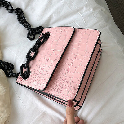 

New small bag woman 2019 new Chaohan version 100 single shoulder bag fashion chain small square bag girl bag