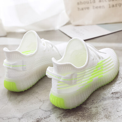 

Small white shoes girl 2019 spring breathable shoes summer foreign gas summer net face sports trendy shoes students ins trend