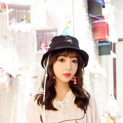 

Hat female spring&summer big eaves sun hat Korean fashion flat top floating fisherman hat personality graffiti basin hat trend