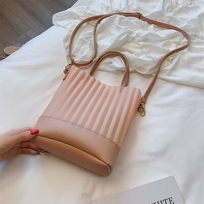 

Summer new transparent large-capacity bag female 2019 new wave Korean version of the wild single shoulder slung fashion bucket bag