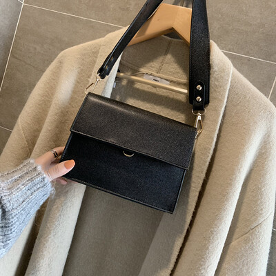 

Small bag female new Korean fashion retro wide shoulder strap shoulder Messenger bag small square bag tide
