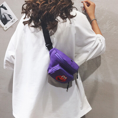 

Ins super fire pocket female 2019 new sports wild Harajuku student canvas small diagonal bag net red chest bag