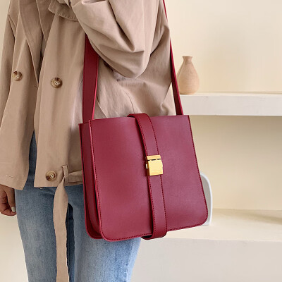 

Retro port wind small bag female 2019 new wave Korean version of the wild Messenger bag simple fashion shoulder bag small square bag