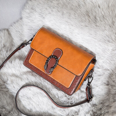 

Summer ladies in the fashion trend of 2019 all-in-one shoulder straddle small square bag summer womens bag