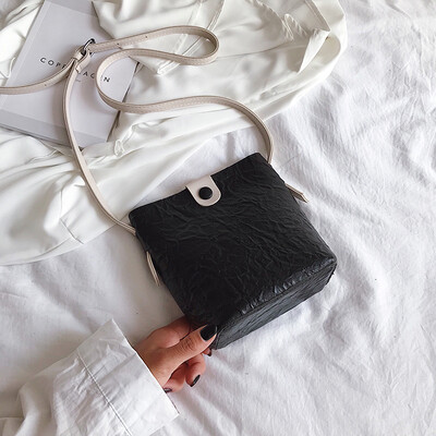 

Ins super fire bag female 2019 new Korean version of the wild single shoulder slung fashion texture solid color leisure bucket bag