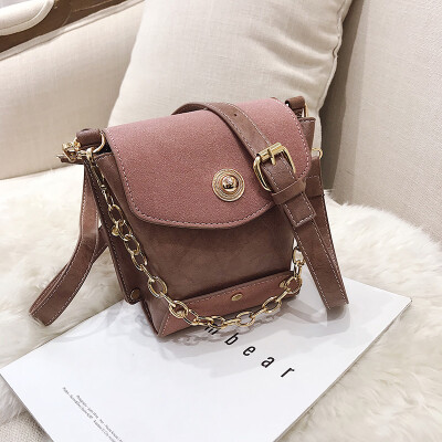 

Chic retro portable bucket bag women 2019 new Hong Kong wind mini texture bag Joker shoulder Messenger bag