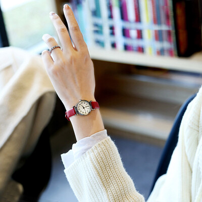 

Ins Han Feng chic simple Korean retro art watch female middle school students casual atmosphere quality college wind waterproof