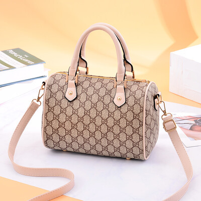 

Female bag 2019 new bag female Korean version of the fashion casual handbags Messenger shoulder single wild handbag