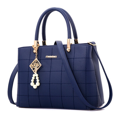 

Womens Chaohua Korean fashion single shoulder slanting large capacity Baitao leisure handbag for middle-aged&old people