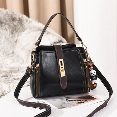 

The new womens bag is simple&Korean version of the single shoulder bag oblique satchel The fashion lady bag is 100