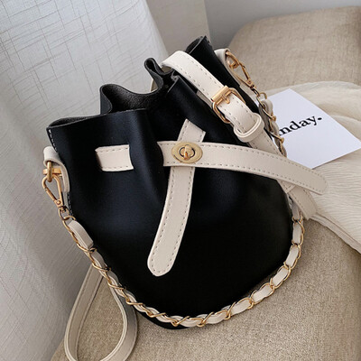 

Women 2019 spring&summer new fashion Korean version of the fashion one shoulder slanted bag for women chain bucket bag